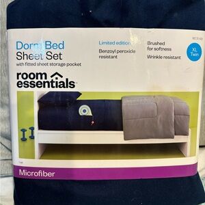 Brand New XL Twin Sheet Set